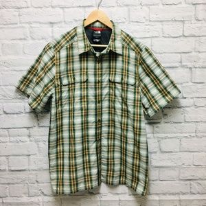 North Face Men's Green Plaid Short-Sleeve Button-Up Shirt